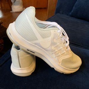 Nike ladies running shoes